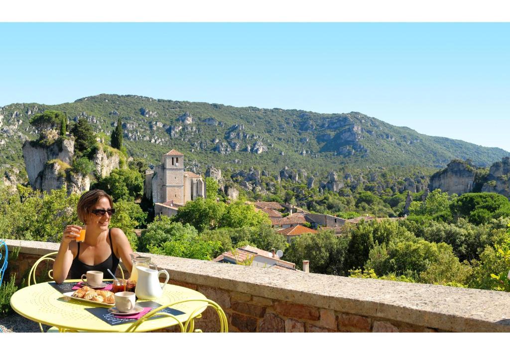 Hotel Les Hauts De Moureze ภายนอก รูปภาพ